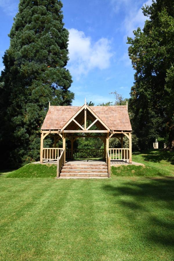 West Lodge Park Barnet Bagian luar foto